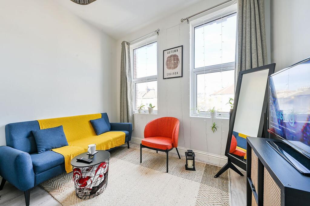 2 bed 1st Floor Flat for rent in London. From Foxtons - Shepherds Bush 2 bed 1st Floor Flat for rent in London. From Foxtons - Shepherds Bush
