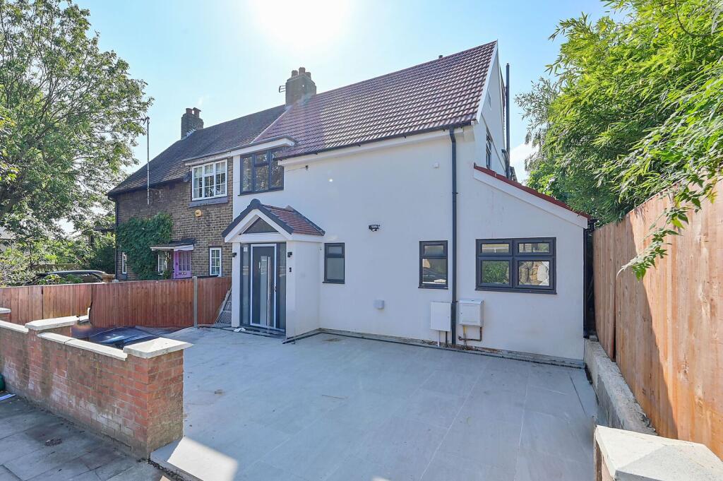 5 bed Semi Detached for rent in Acton. From Foxtons - Shepherds Bush