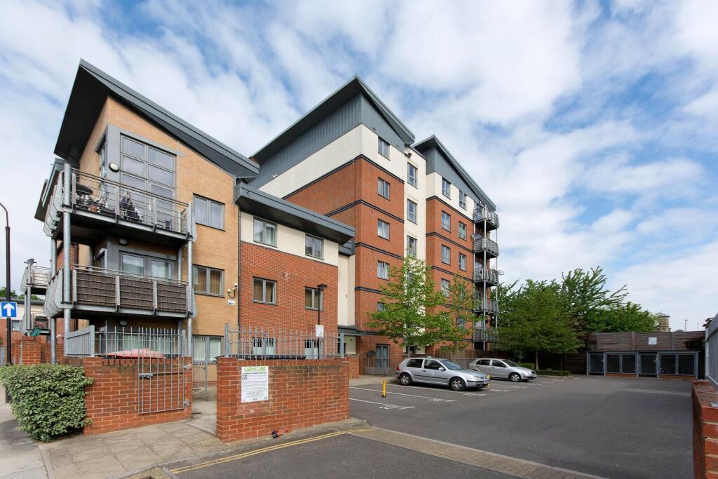 1 bed 1st Floor Flat for rent in London. From Foxtons - Shepherds Bush 1 bed 1st Floor Flat for rent in London. From Foxtons - Shepherds Bush