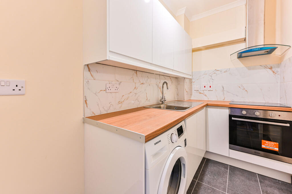 2 bed 1st Floor Flat for rent in London. From Foxtons - Shepherds Bush