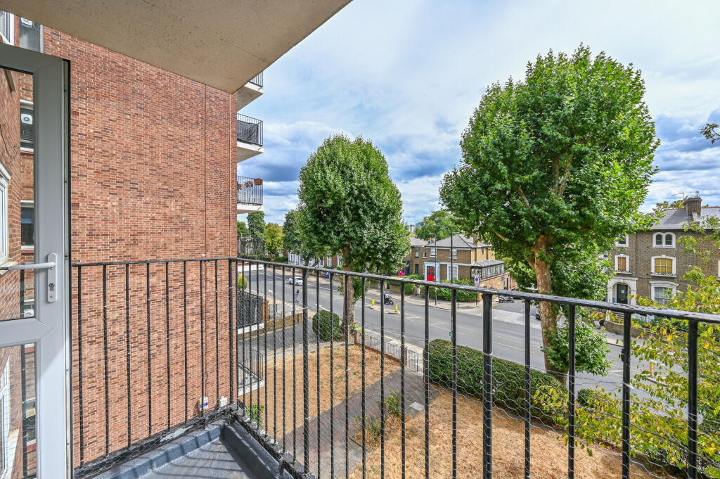 2 bed 1st Floor Flat for rent in London. From Foxtons - Shepherds Bush 2 bed 1st Floor Flat for rent in London. From Foxtons - Shepherds Bush