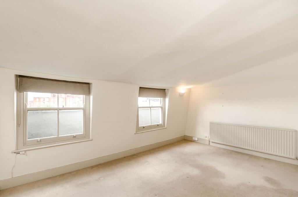 3 bed 1st Floor Flat for rent in London. From Foxtons - Shepherds Bush