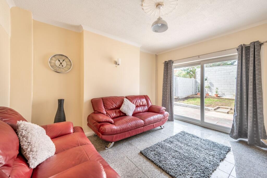 4 bed Detached for rent in London. From Foxtons - Shepherds Bush