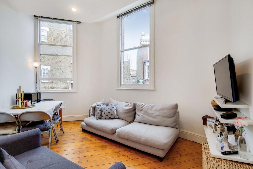 1 bed 1st Floor Flat for rent in Hammersmith. From Foxtons - Shepherds Bush
