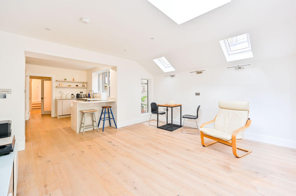 2 bed 1st Floor Flat for rent in London. From Foxtons - Shepherds Bush 2 bed 1st Floor Flat for rent in London. From Foxtons - Shepherds Bush