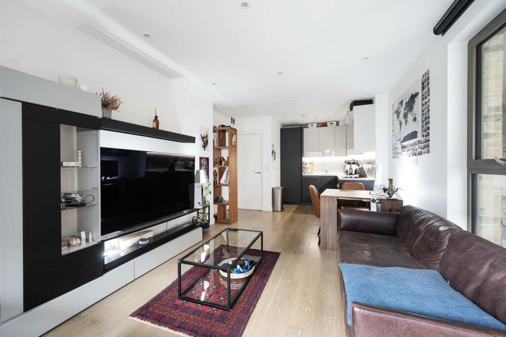 1 bed 1st Floor Flat for rent in London. From Foxtons - Shoreditch