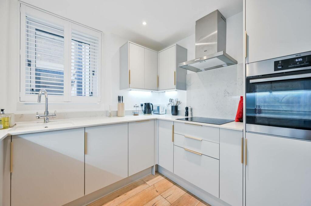 2 bed 1st Floor Flat for rent in London. From Foxtons - Shoreditch