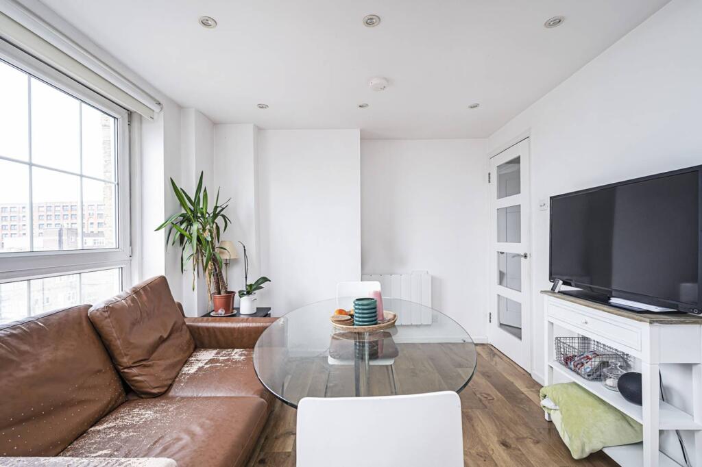 2 bed 1st Floor Flat for rent in London. From Foxtons - Shoreditch