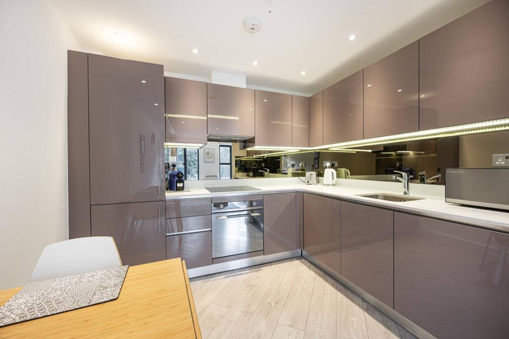 1 bed 1st Floor Flat for rent in London. From Foxtons - Shoreditch