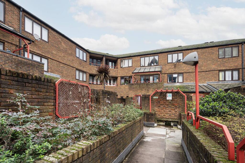 4 bed 1st Floor Flat for rent in London. From Foxtons - Shoreditch 4 bed 1st Floor Flat for rent in London. From Foxtons - Shoreditch