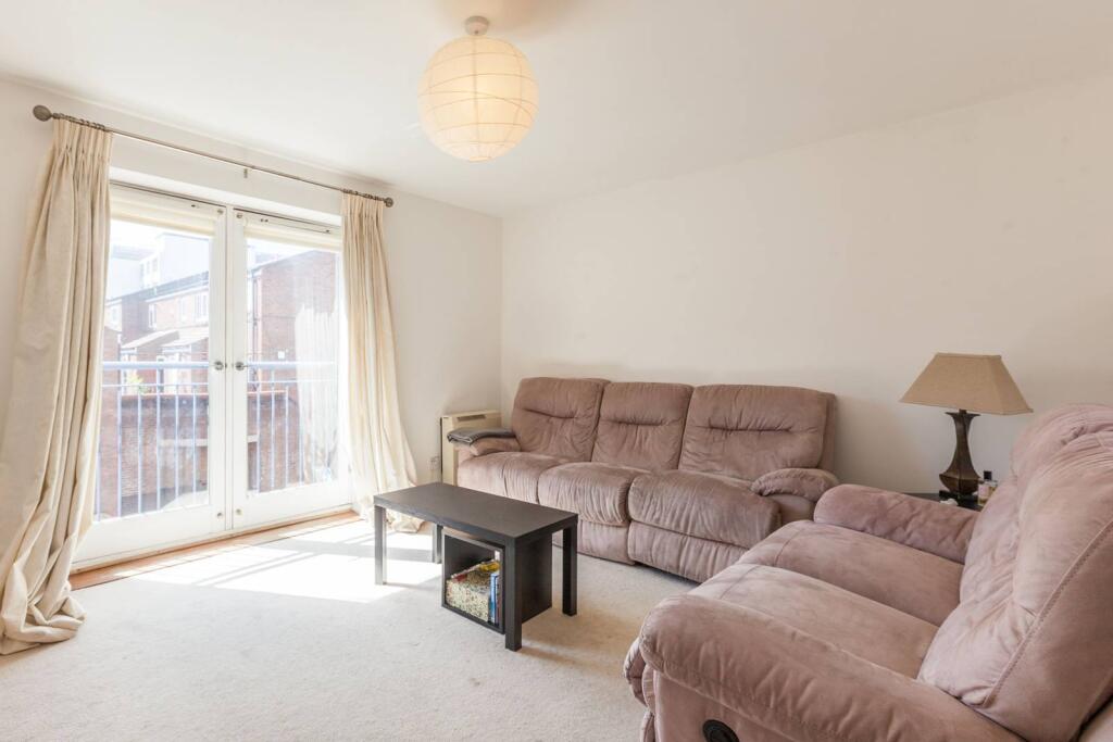 2 bed 1st Floor Flat for rent in London. From Foxtons - Shoreditch