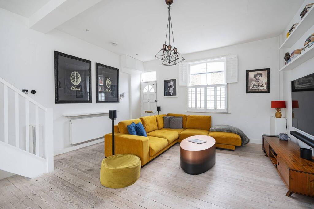 2 bed Detached for rent in London. From Foxtons - Shoreditch
