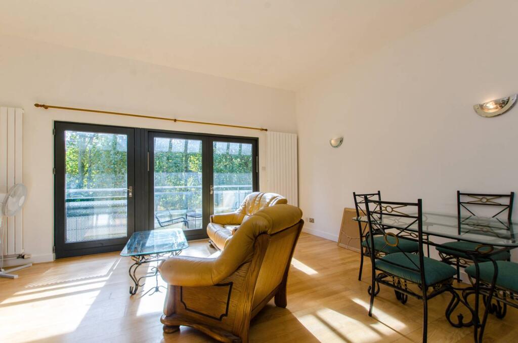 2 bed 1st Floor Flat for rent in London. From Foxtons - Shoreditch