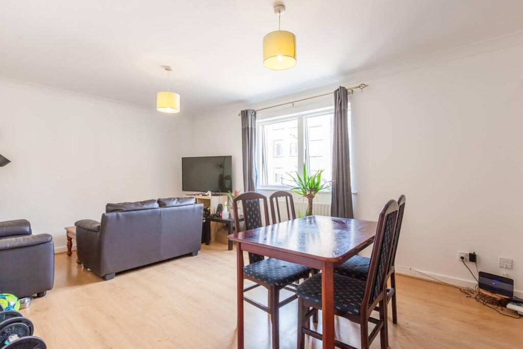 1 bed 1st Floor Flat for rent in London. From Foxtons - Shoreditch