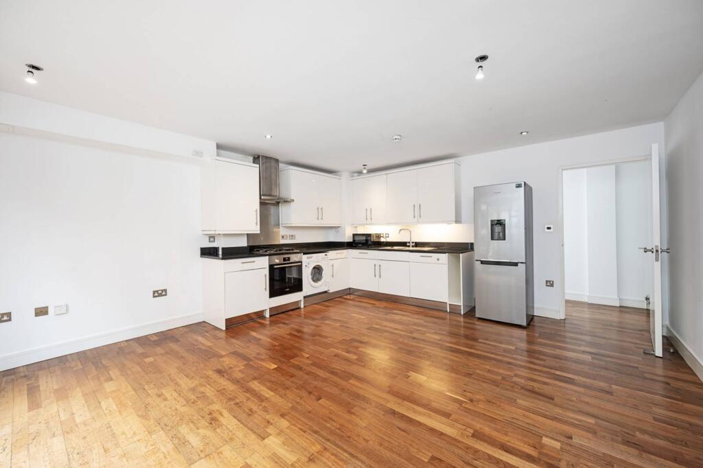 2 bed 1st Floor Flat for rent in London. From Foxtons - Shoreditch