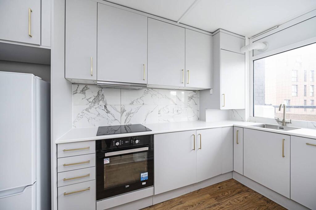 1 bed 1st Floor Flat for rent in Bethnal Green. From Foxtons - Shoreditch