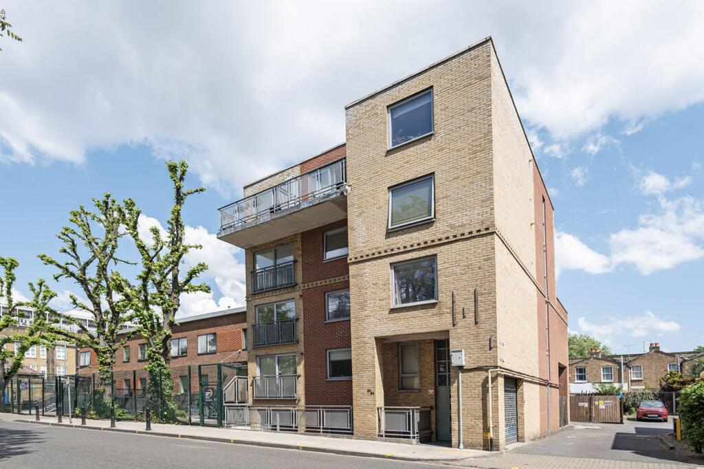 2 bed 1st Floor Flat for rent in Stepney. From Foxtons - Shoreditch