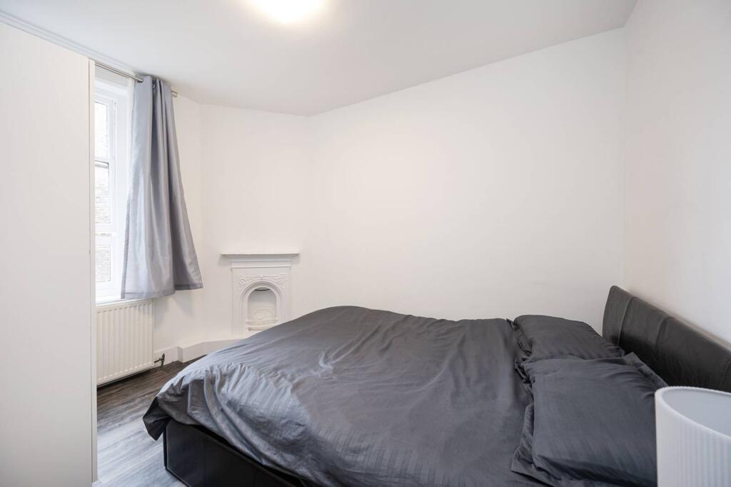 2 bed 1st Floor Flat for rent in London. From Foxtons - Shoreditch