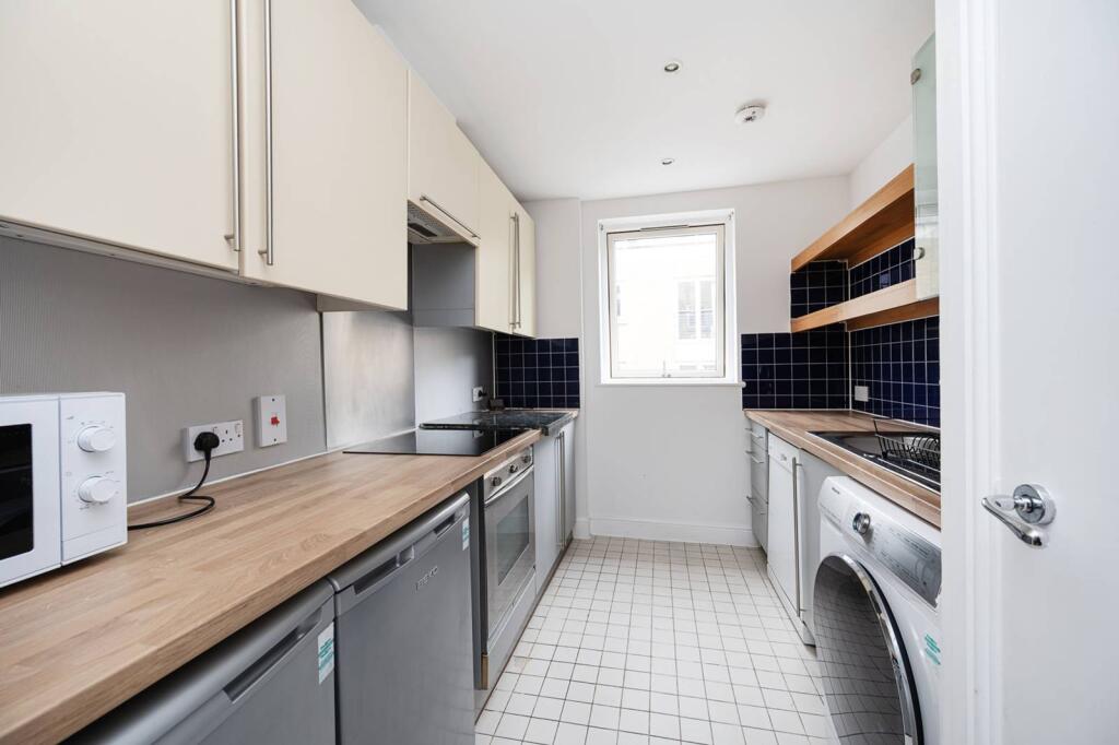 2 bed 1st Floor Flat for rent in London. From Foxtons - Shoreditch