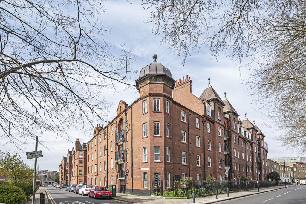 1 bed 1st Floor Flat for rent in Stepney. From Foxtons - Shoreditch