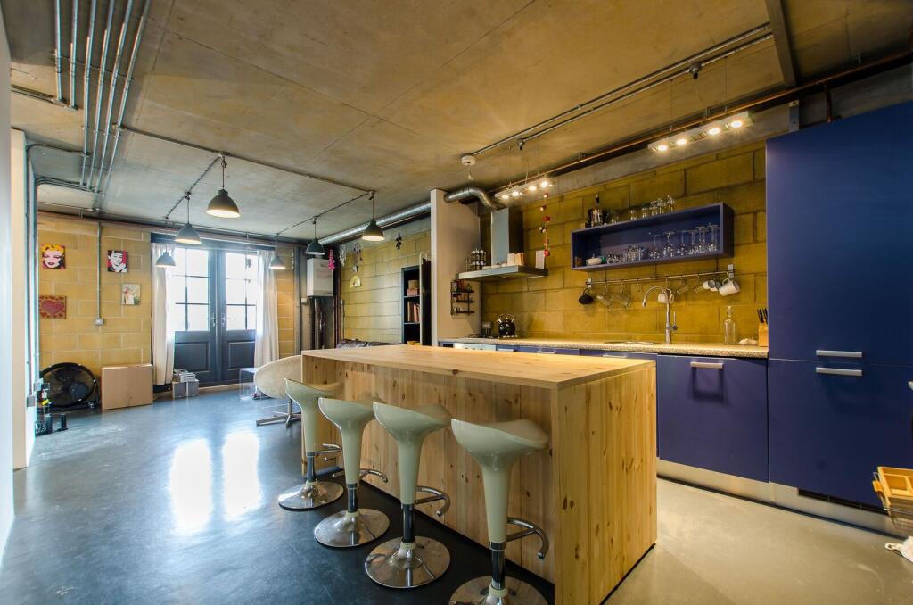1 bed 1st Floor Flat for rent in London. From Foxtons - Shoreditch