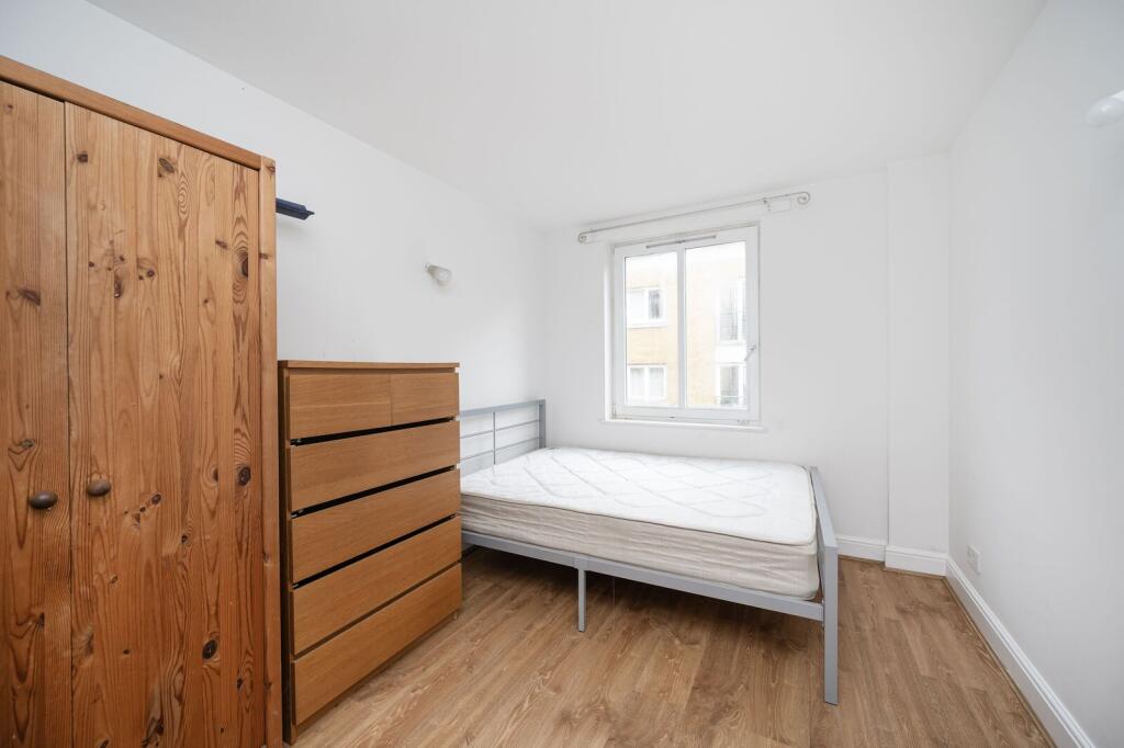 2 bed 1st Floor Flat for rent in Stepney. From Foxtons - Shoreditch