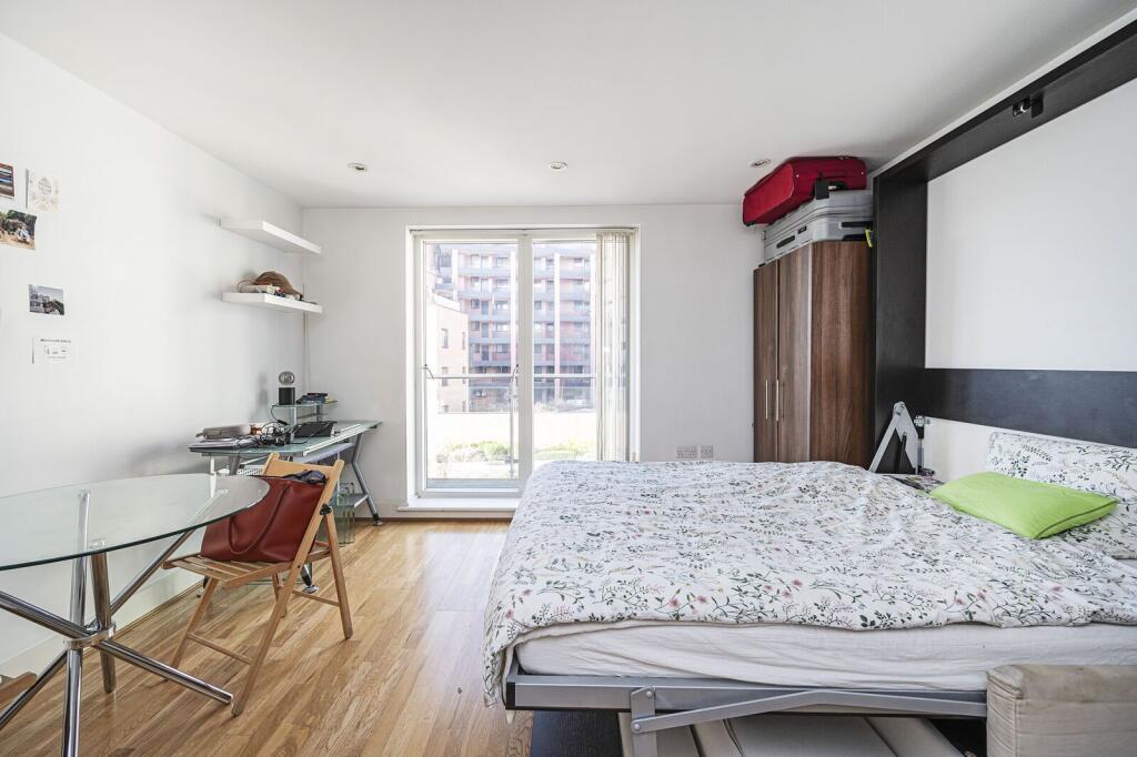 4 bed Annexe for rent in Bow. From Foxtons - Shoreditch