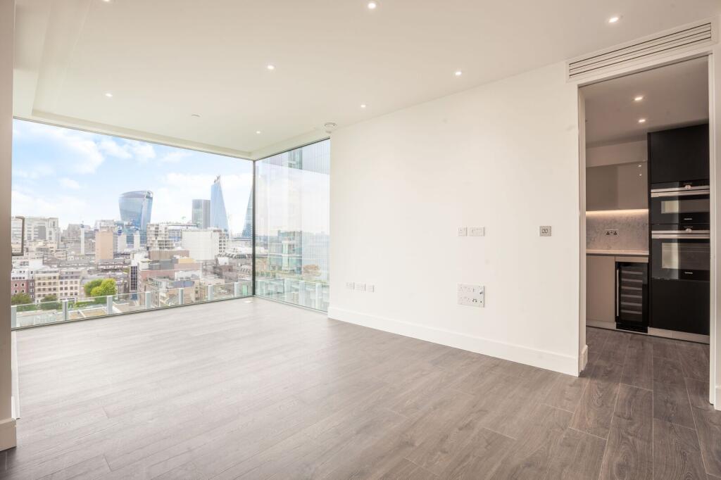 2 bed 1st Floor Flat for rent in Stepney. From Foxtons - Shoreditch