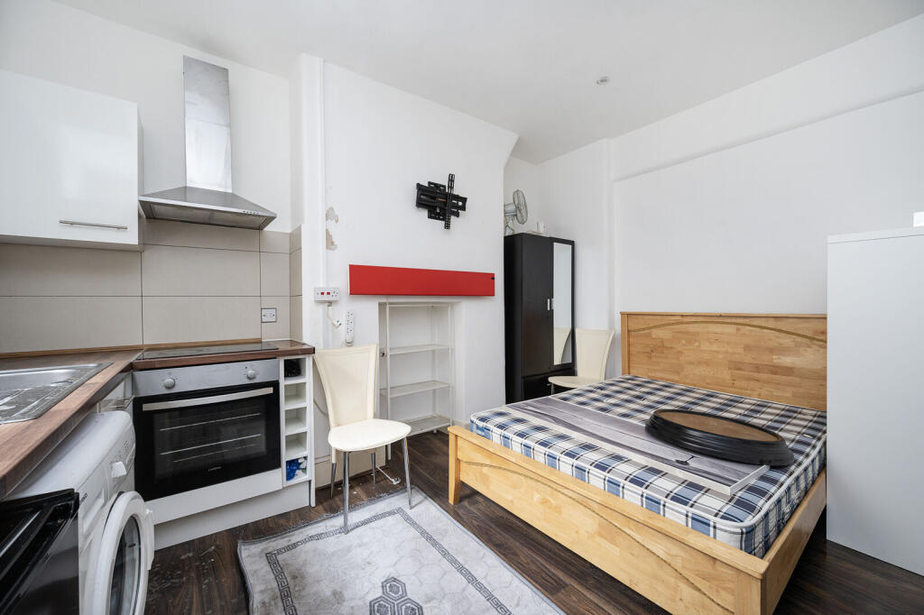 4 bed Studio for rent in Stepney. From Foxtons - Shoreditch