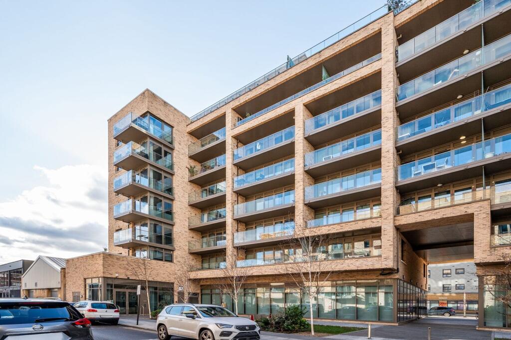 3 bed 1st Floor Flat for rent in Stepney. From Foxtons - Shoreditch