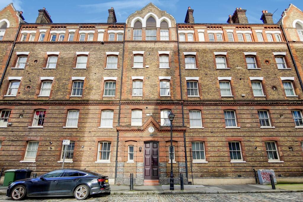 1 bed 1st Floor Flat for rent in Stepney. From Foxtons - Shoreditch