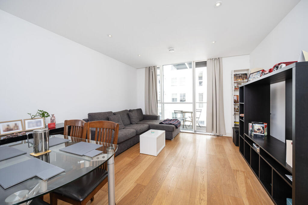 2 bed 1st Floor Flat for rent in London. From Foxtons - Shoreditch
