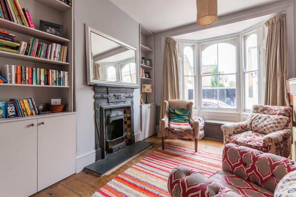 3 bed End of Terrace for rent in London. From Foxtons - Shoreditch