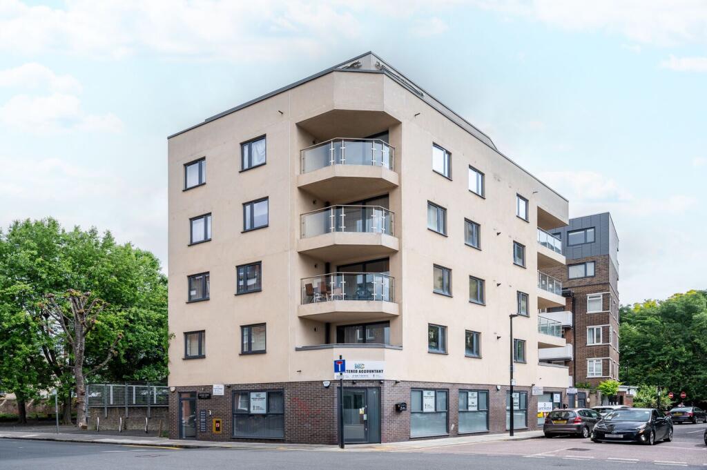 2 bed 1st Floor Flat for rent in Stepney. From Foxtons - Shoreditch
