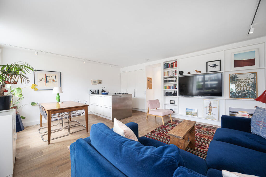 1 bed 1st Floor Flat for rent in Islington. From Foxtons - Shoreditch