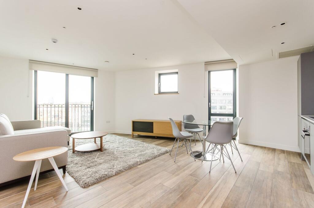 1 bed 1st Floor Flat for rent in Bethnal Green. From Foxtons - Shoreditch