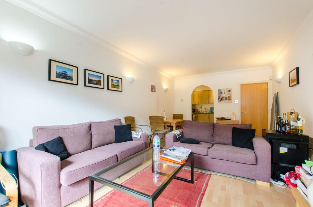 2 bed 1st Floor Flat for rent in Bethnal Green. From Foxtons - Shoreditch