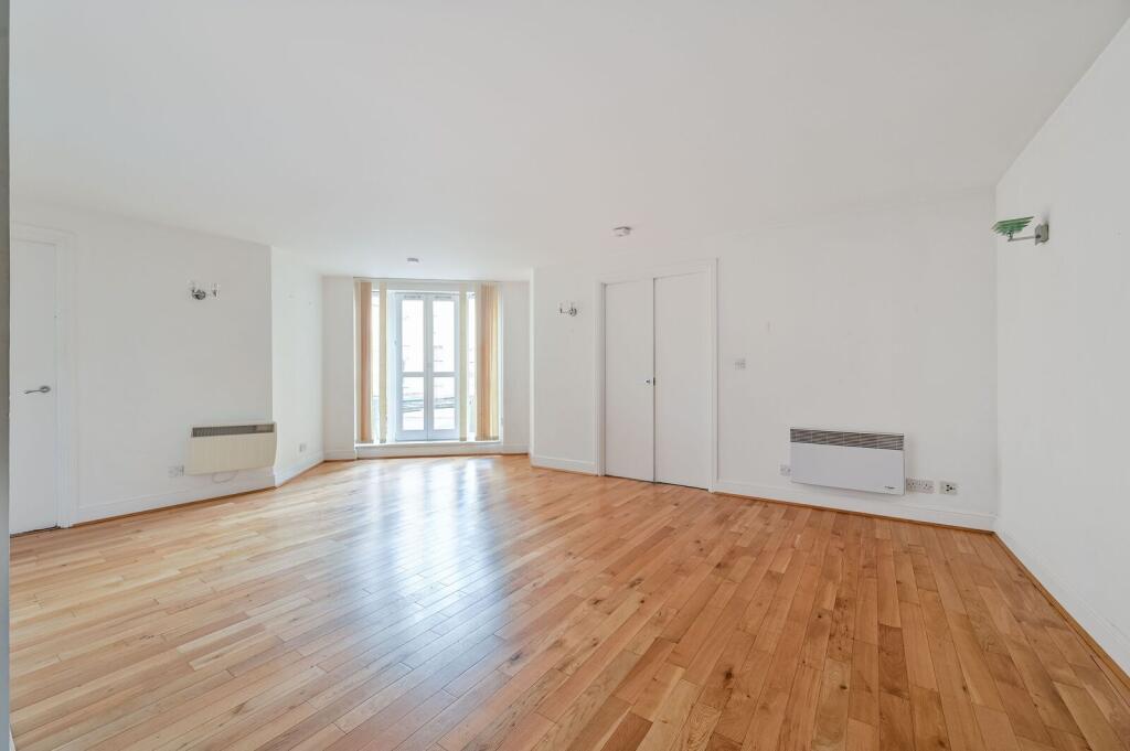 2 bed 1st Floor Flat for rent in London. From Foxtons - Shoreditch