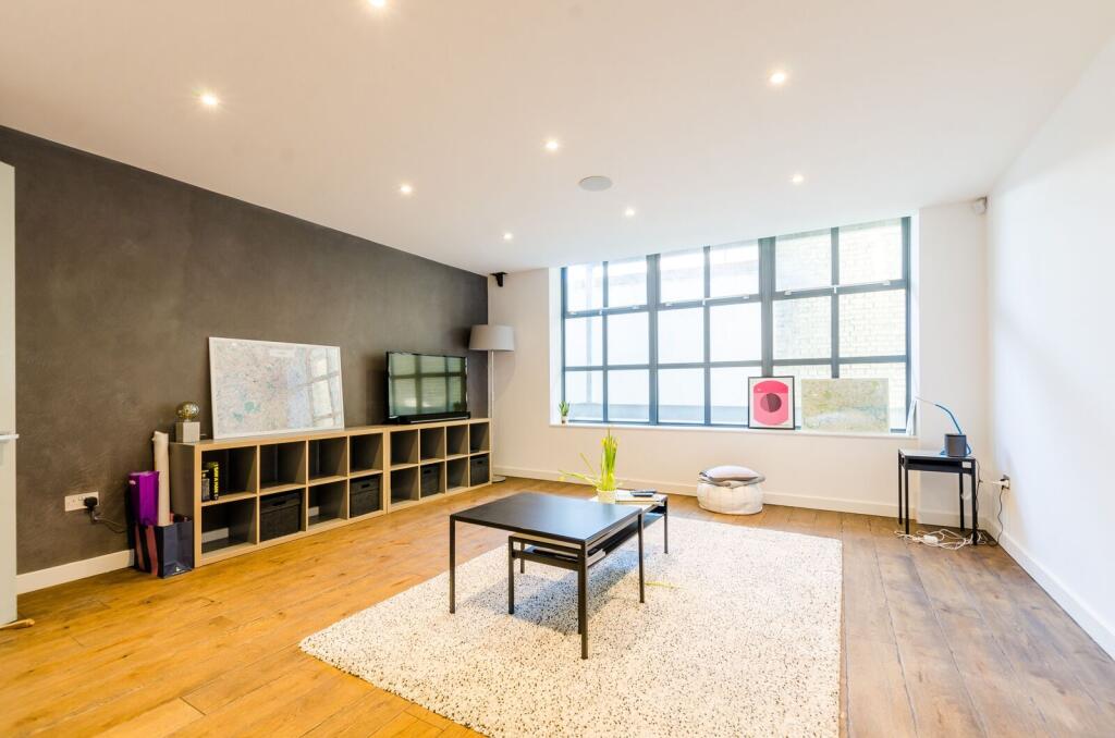 2 bed 1st Floor Flat for rent in London. From Foxtons - Shoreditch