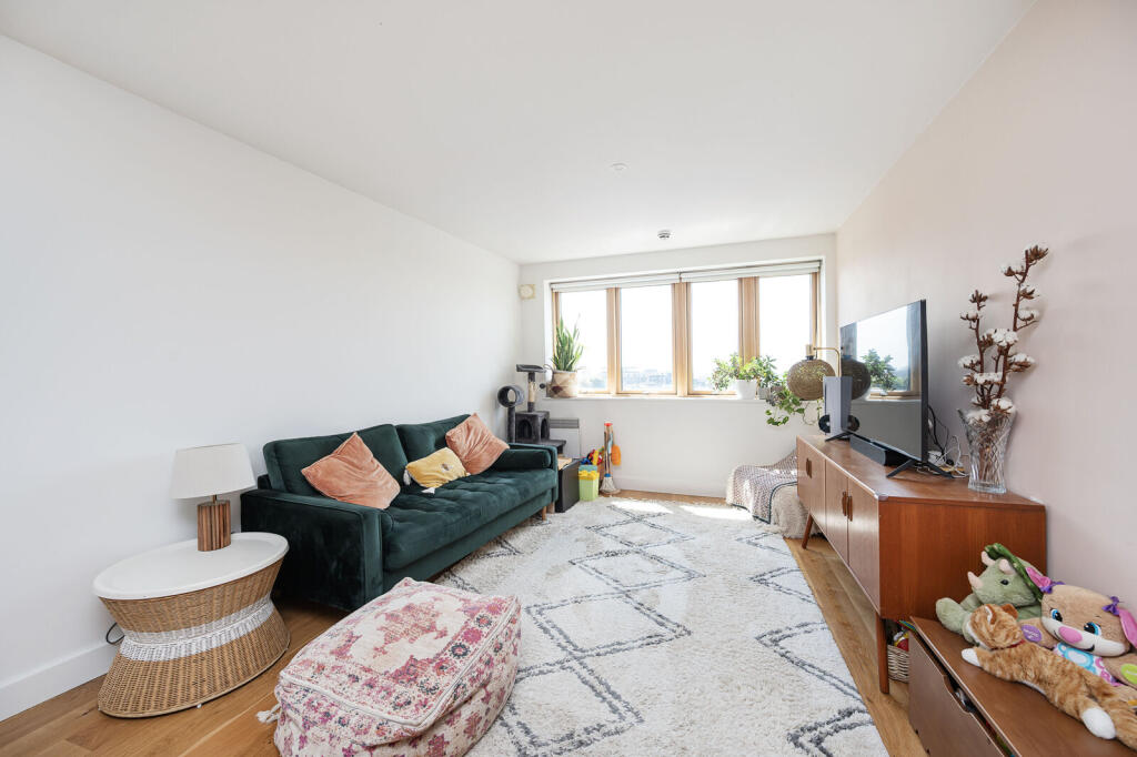 2 bed 1st Floor Flat for rent in Bethnal Green. From Foxtons - Shoreditch 2 bed 1st Floor Flat for rent in Bethnal Green. From Foxtons - Shoreditch
