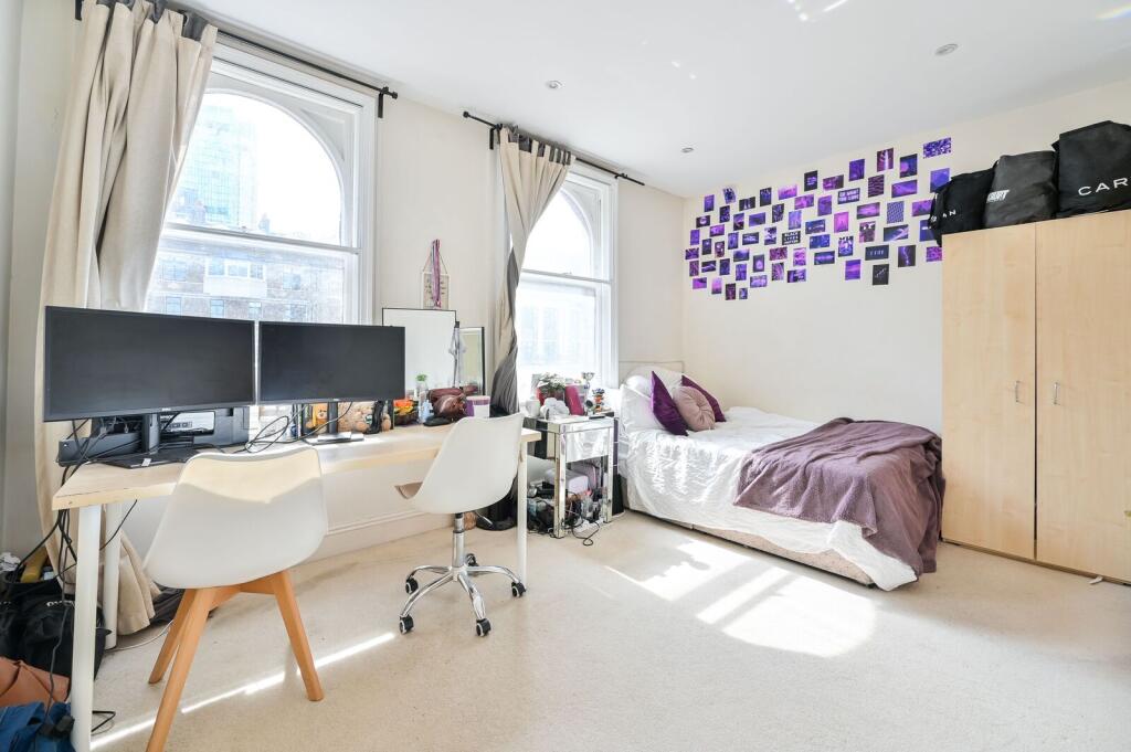 2 bed 1st Floor Flat for rent in Stepney. From Foxtons - Shoreditch