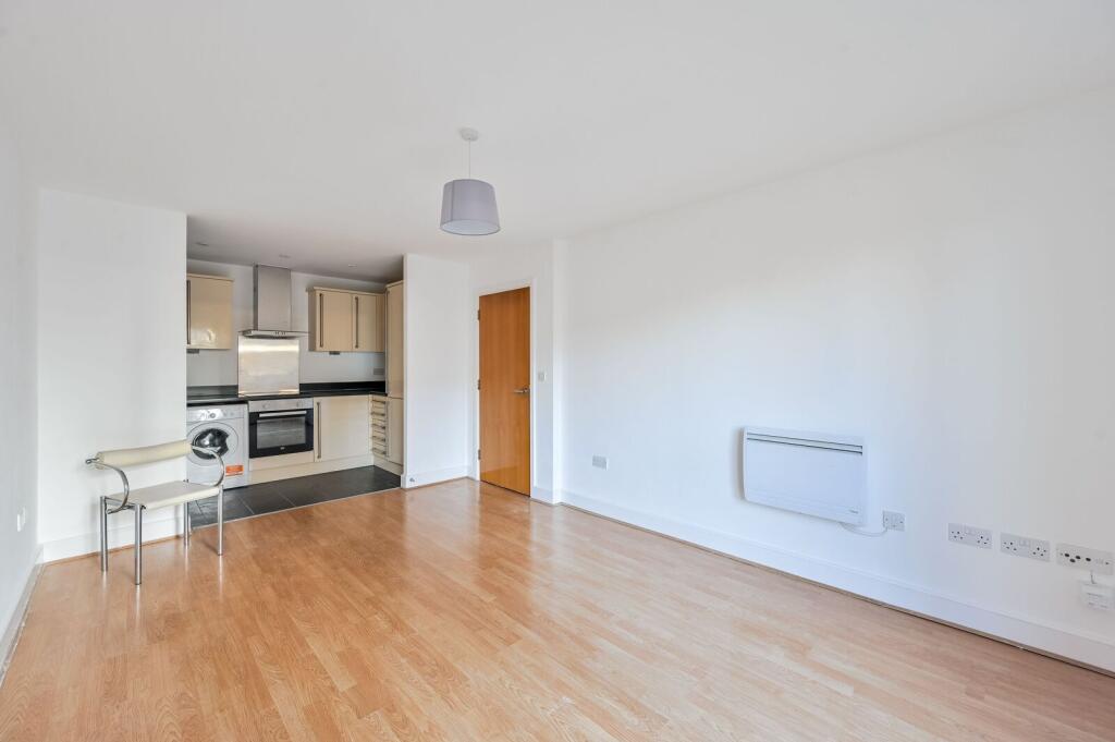 1 bed 1st Floor Flat for rent in London. From Foxtons - Shoreditch