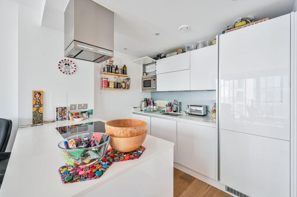 1 bed 1st Floor Flat for rent in London. From Foxtons - Shoreditch