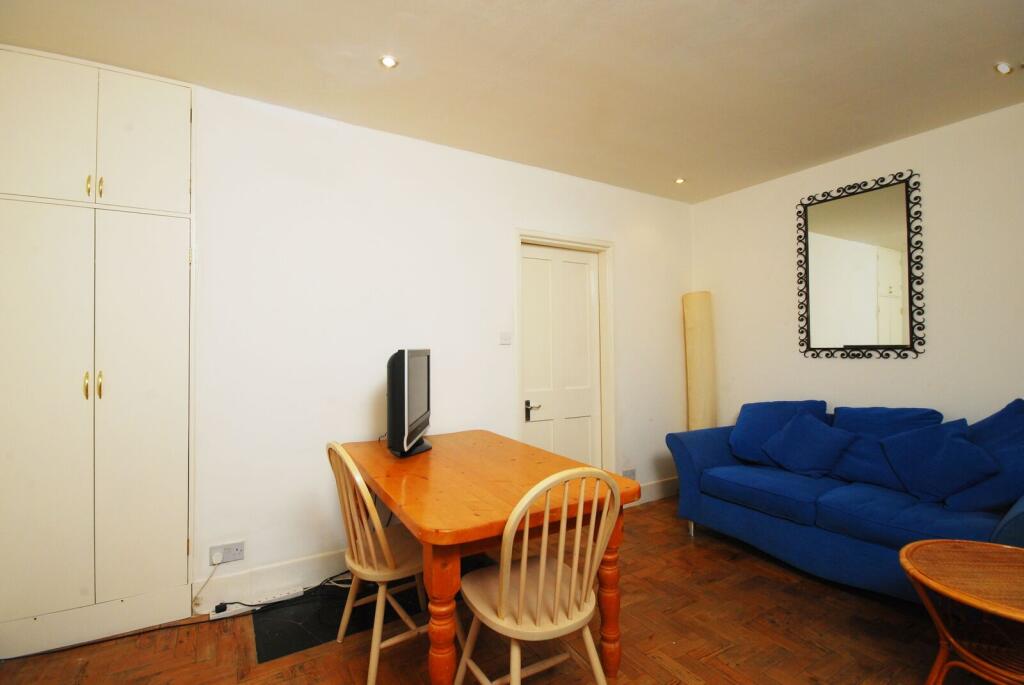 1 bed 1st Floor Flat for rent in London. From Foxtons - Shoreditch