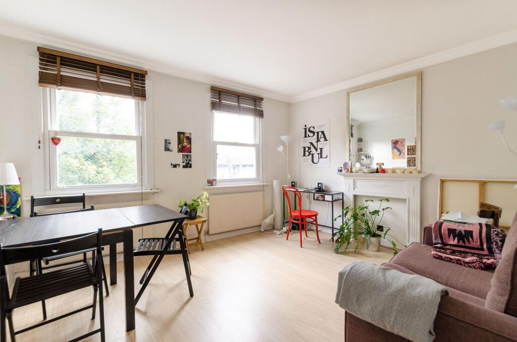1 bed 1st Floor Flat for rent in Stepney. From Foxtons - Shoreditch