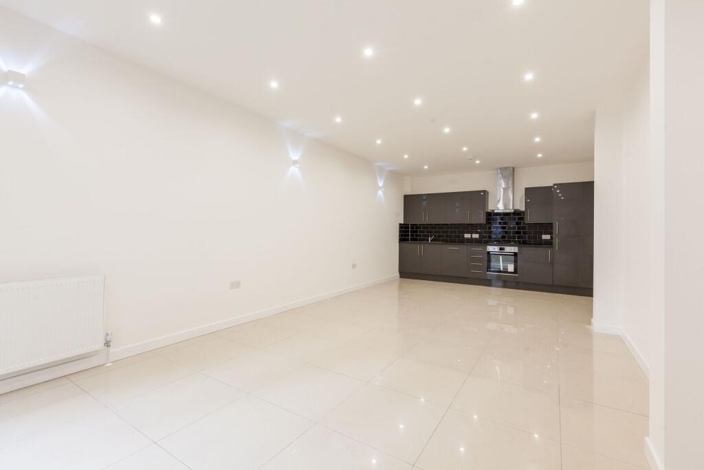 1 bed 1st Floor Flat for rent in London. From Foxtons - Shoreditch