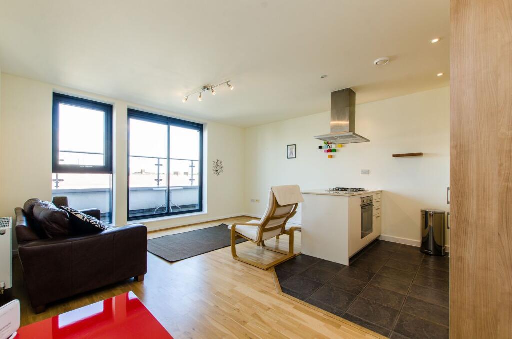 2 bed 1st Floor Flat for rent in Bow. From Foxtons - Shoreditch