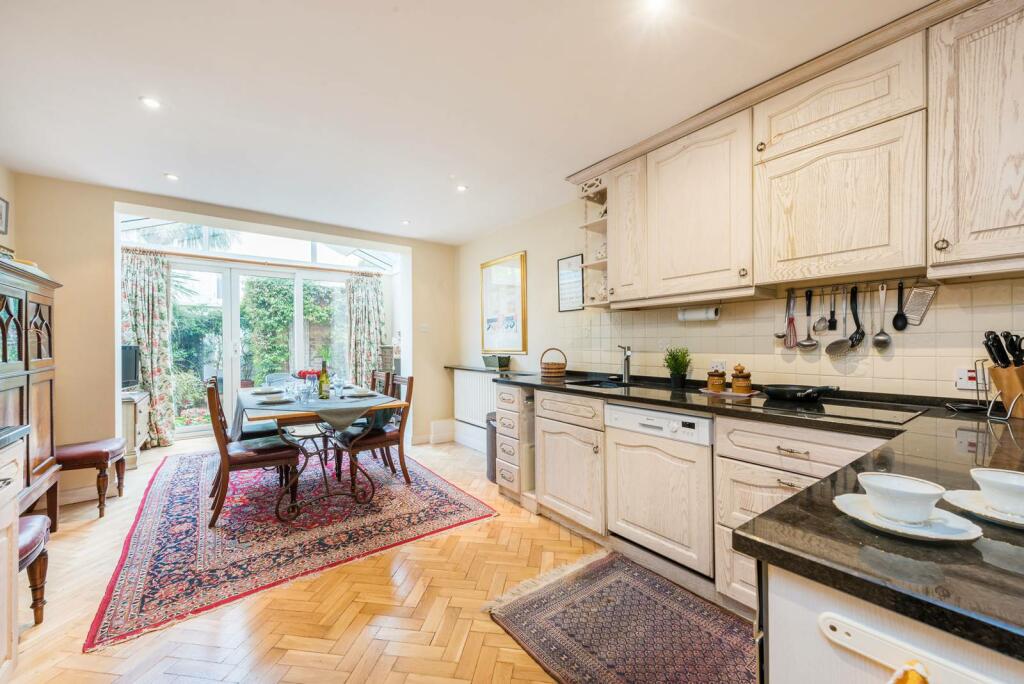 2 bed Detached for rent in London. From Foxtons - South Kensington