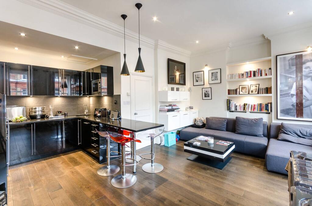 1 bed 1st Floor Flat for rent in London. From Foxtons - South Kensington