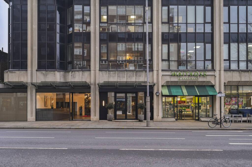 3 bed 1st Floor Flat for rent in London. From Foxtons - South Kensington